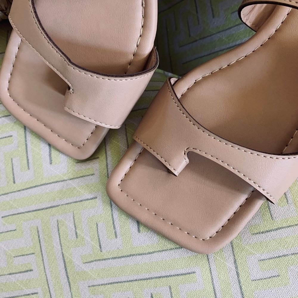 NEW🔥 Nude Toe Loop Slide On Flat Sandal Flip Flop - Picture 5 of 7